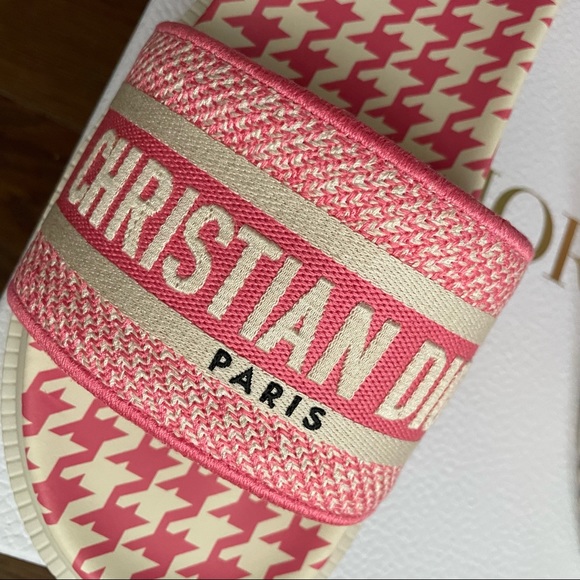 New in box Dior logo sandals - Picture 4 of 15